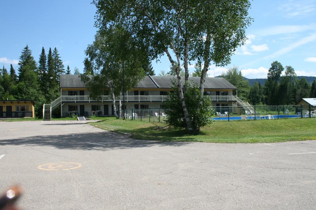 La Cuillere A Pot Hotel Saint-Donat-de-Montcalm Luaran gambar