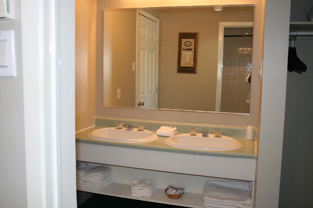 La Cuillere A Pot Hotel Saint-Donat-de-Montcalm Bilik gambar