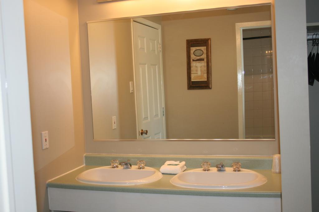 La Cuillere A Pot Hotel Saint-Donat-de-Montcalm Bilik gambar